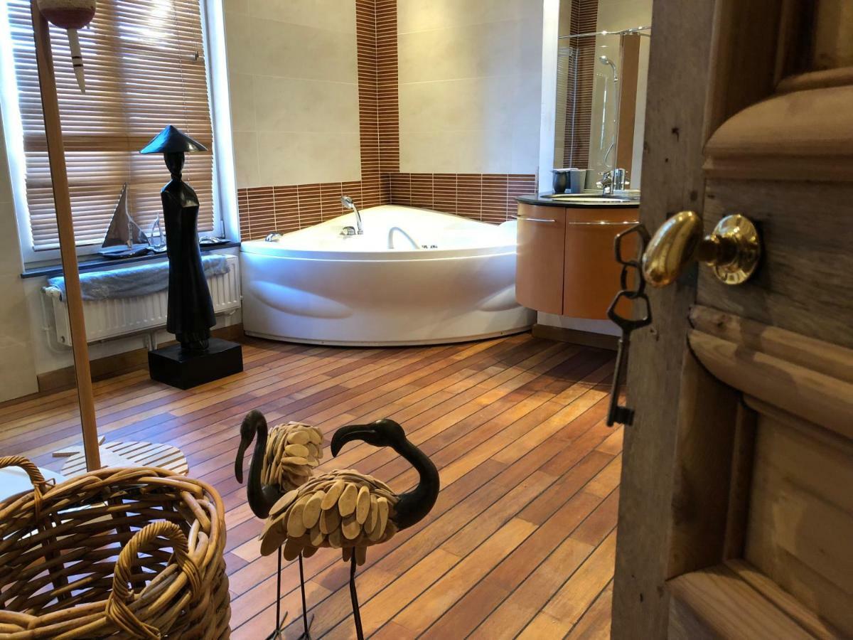 Le Carre Des Arts Hotel Le Cateau-Cambresis Екстериор снимка