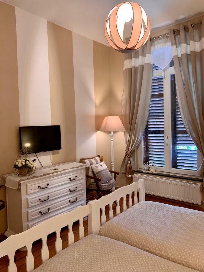 Le Carre Des Arts Hotel Le Cateau-Cambresis Екстериор снимка