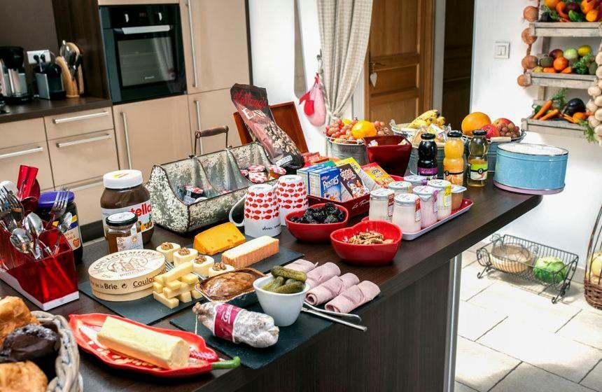 Le Carre Des Arts Hotel Le Cateau-Cambresis Екстериор снимка